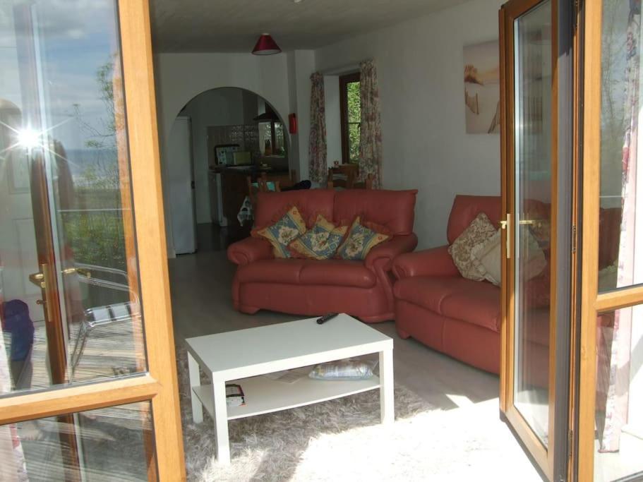 Cottage , Seaside Views, Quiet Beach, Awesome View Pendine Buitenkant foto